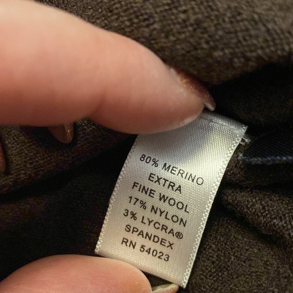 Like new, Merino wool cardigan Banana Republic SZ M - Picture 4 of 5